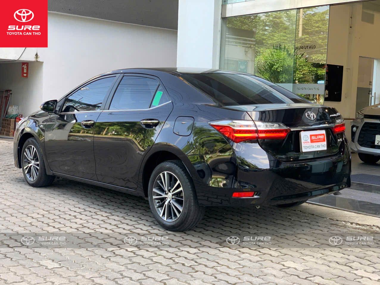 Hình ảnh xe TOYOTA COROLLA ALTIS 1.8G (CVT) 2019 - 38,000 Km