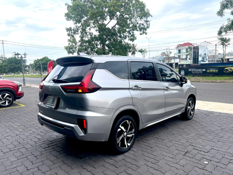 Hình ảnh xe Xpander Premium Xám Bạc 2024