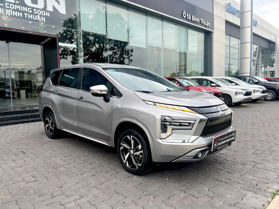 Hình ảnh xe Xpander Premium Xám Bạc 2024