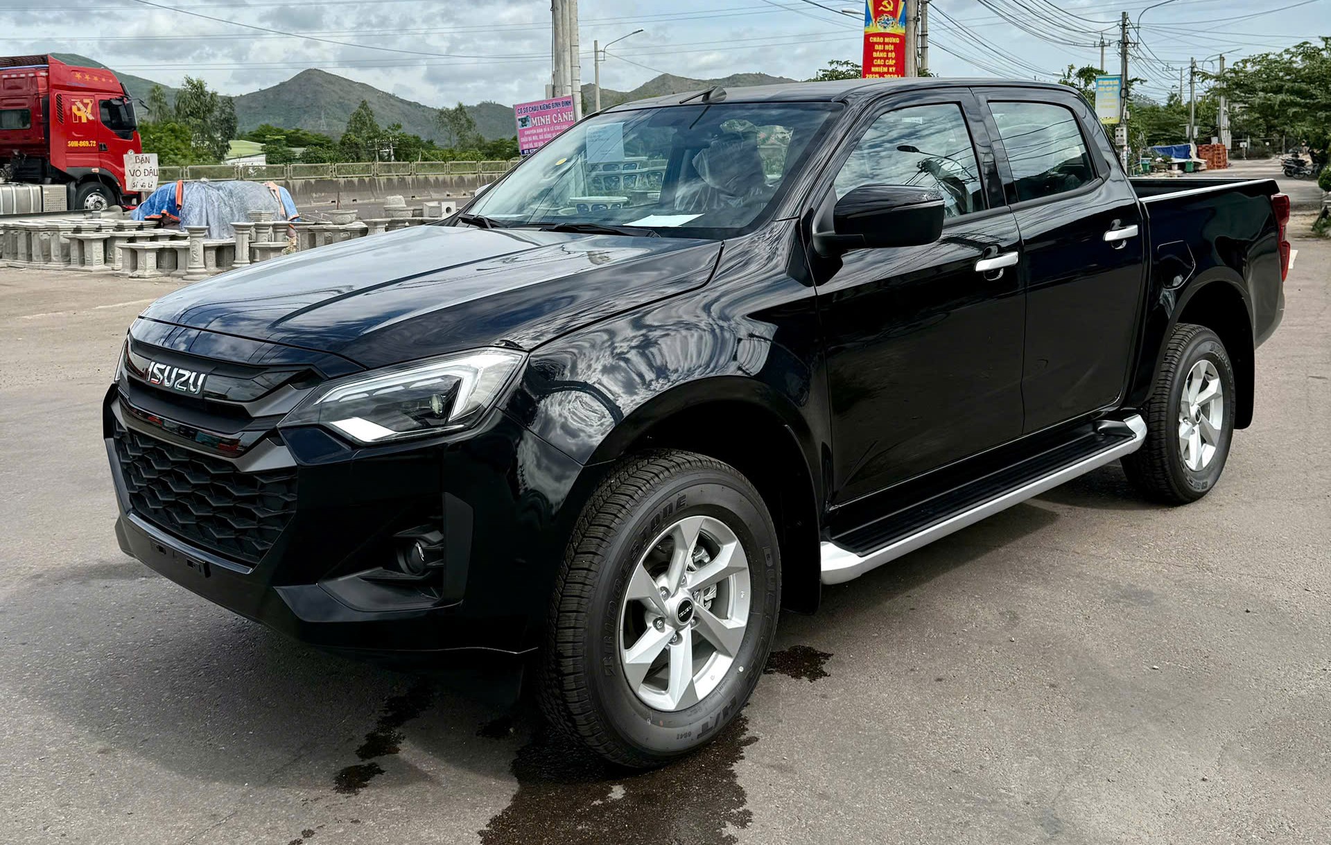 Hình ảnh xe ISUZU D-MAX PRESTIGE AT ĐEN – MẠNH MẼ - PHONG CÁCH - HIỆN ĐẠI
