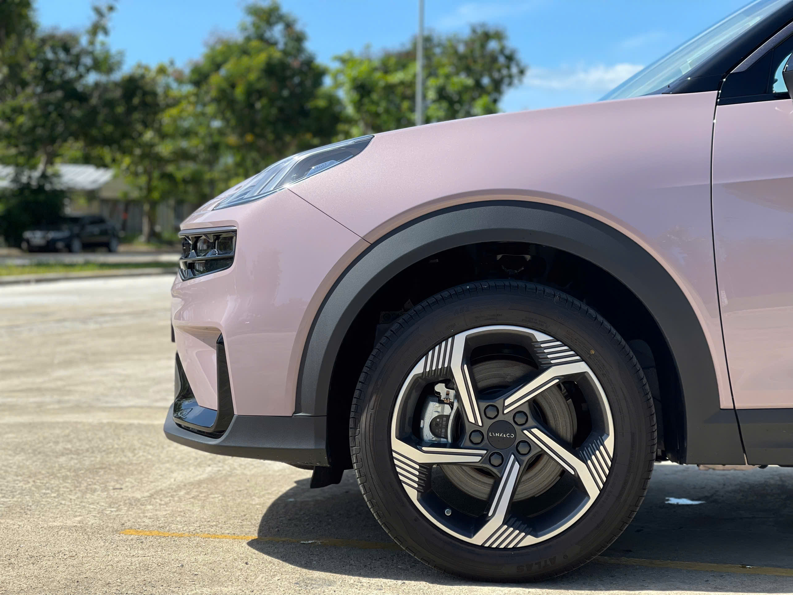 Hình ảnh xe LYNK & CO 06 HYPER PRO - ĐỘNG CƠ 1.5 TURBO VỚI 17 TÍNH NĂNG ADAS