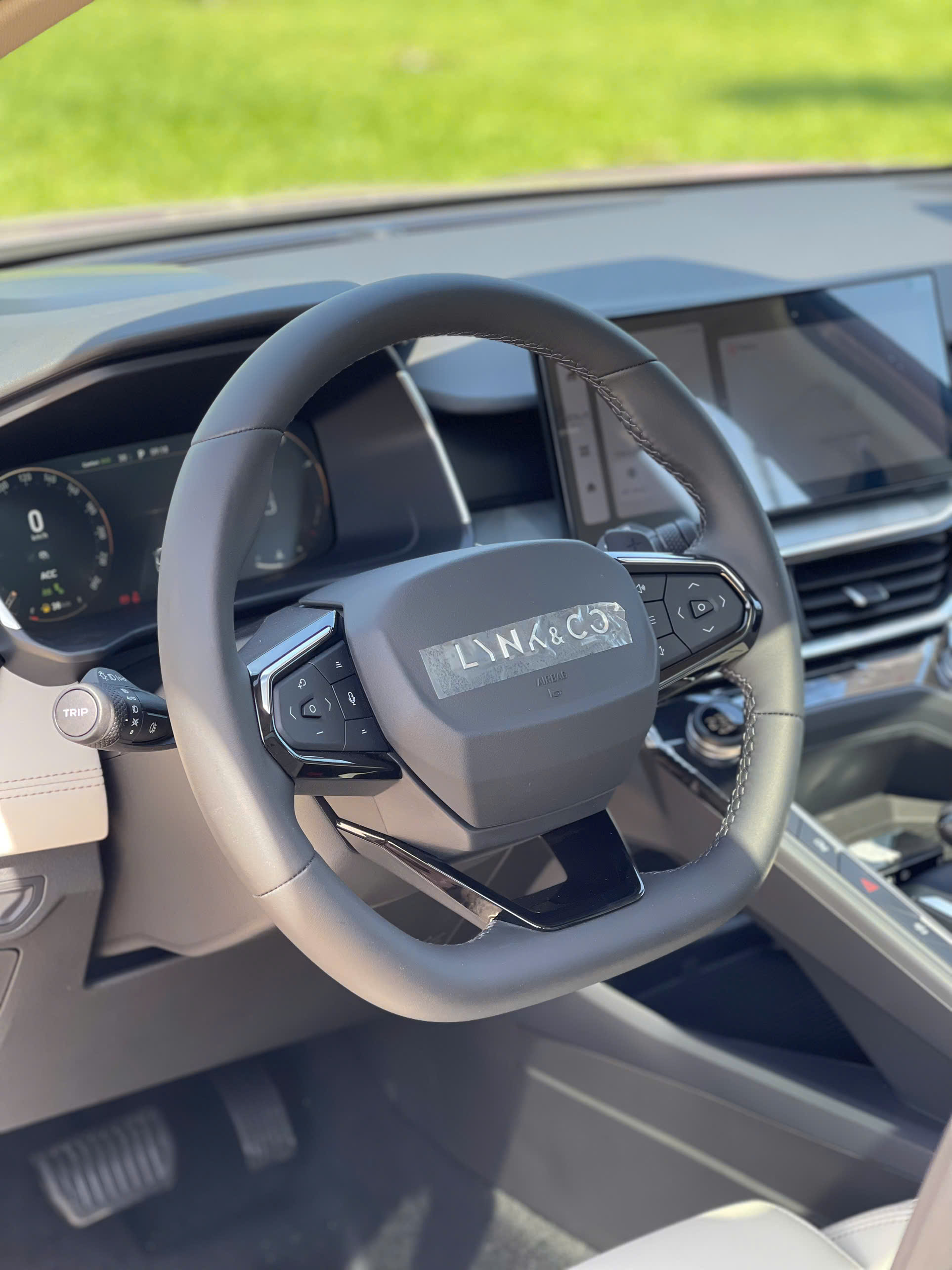 Hình ảnh xe LYNK & CO 06 HYPER PRO - ĐỘNG CƠ 1.5 TURBO VỚI 17 TÍNH NĂNG ADAS