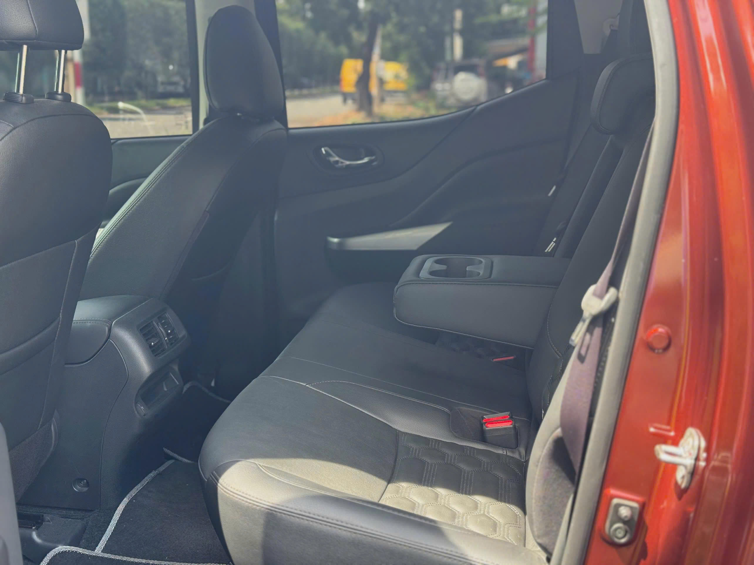 Hình ảnh xe NISSAN NAVARA VL 4x4 ( xe 2 cầu).