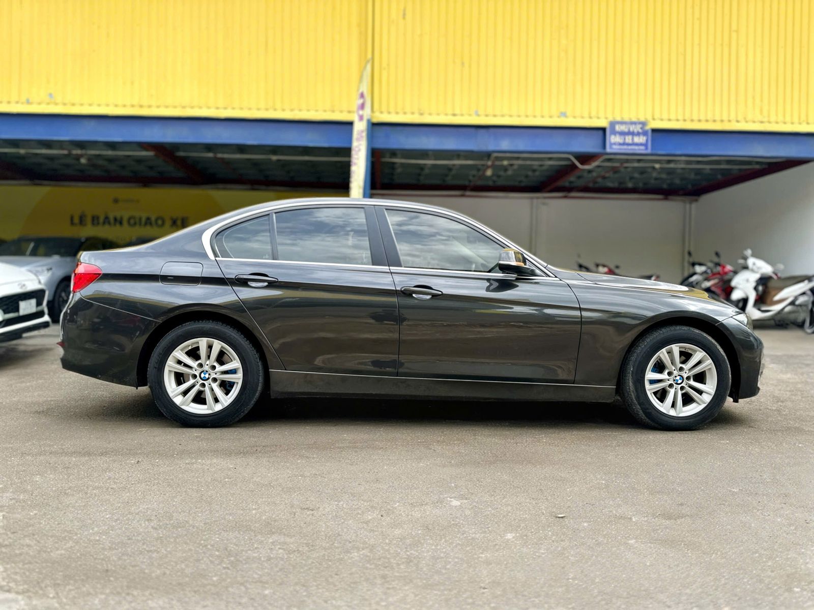 Hình ảnh xe BMW SERIES 3 2016