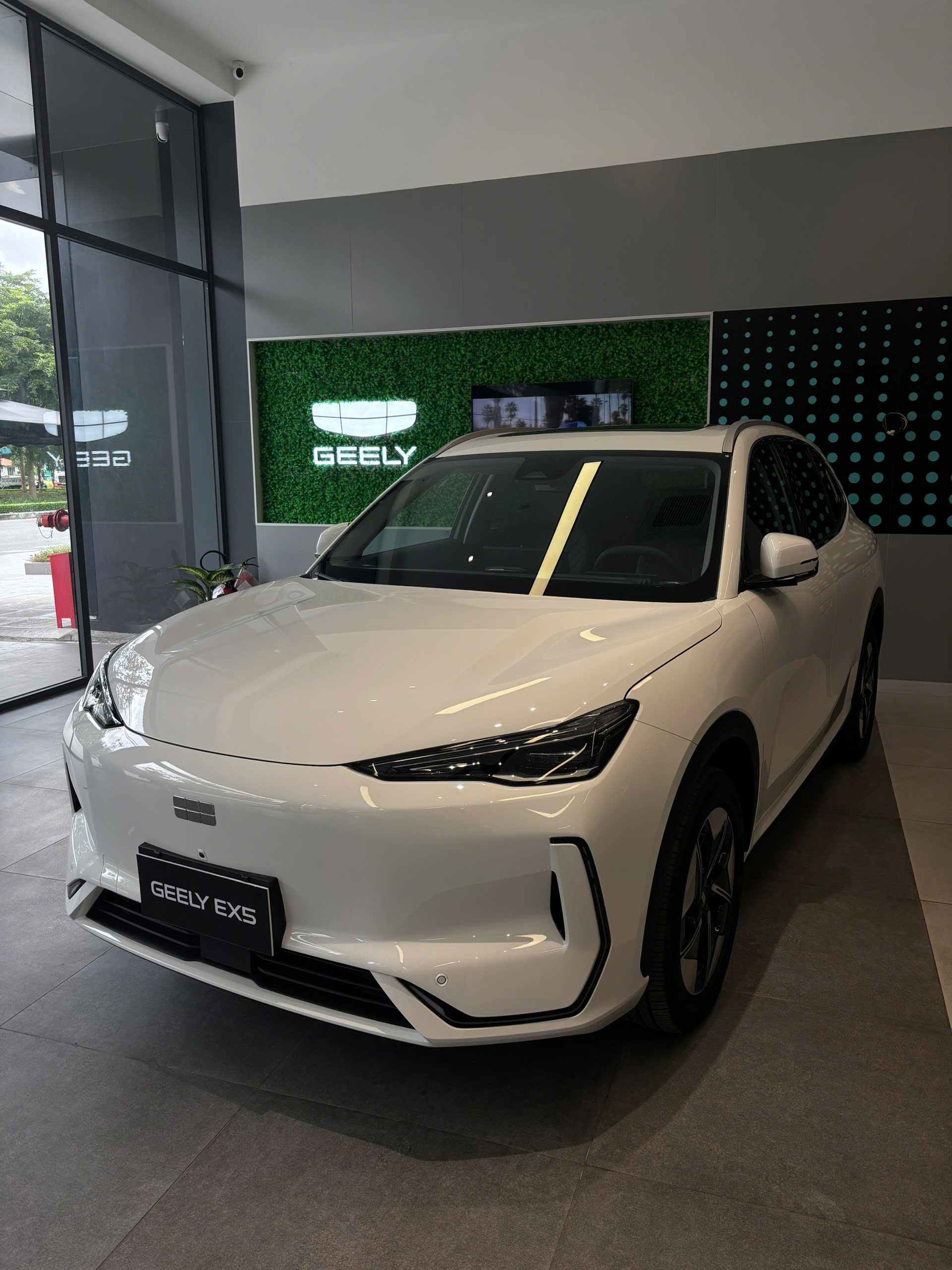 Hình ảnh xe XE ĐIỆN GEELY EX5 MAX NĂM 2025 MÀU TRẮNG