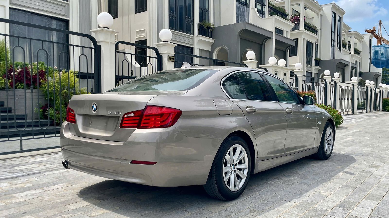 Hình ảnh xe BMW 528i 2011 XÁM - 178000 KM