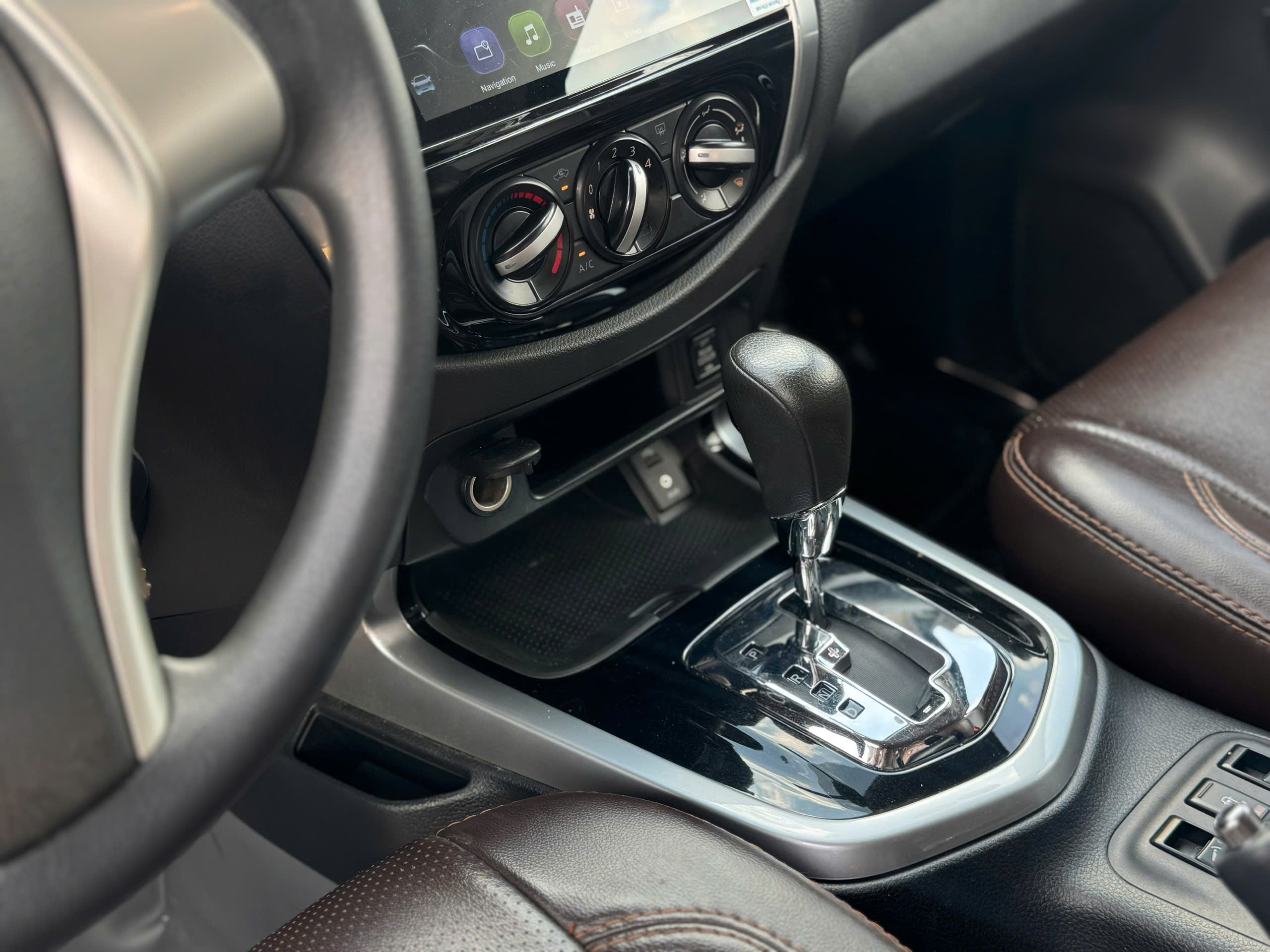 Hình ảnh xe NISSAN TERRA E 4x2 AT