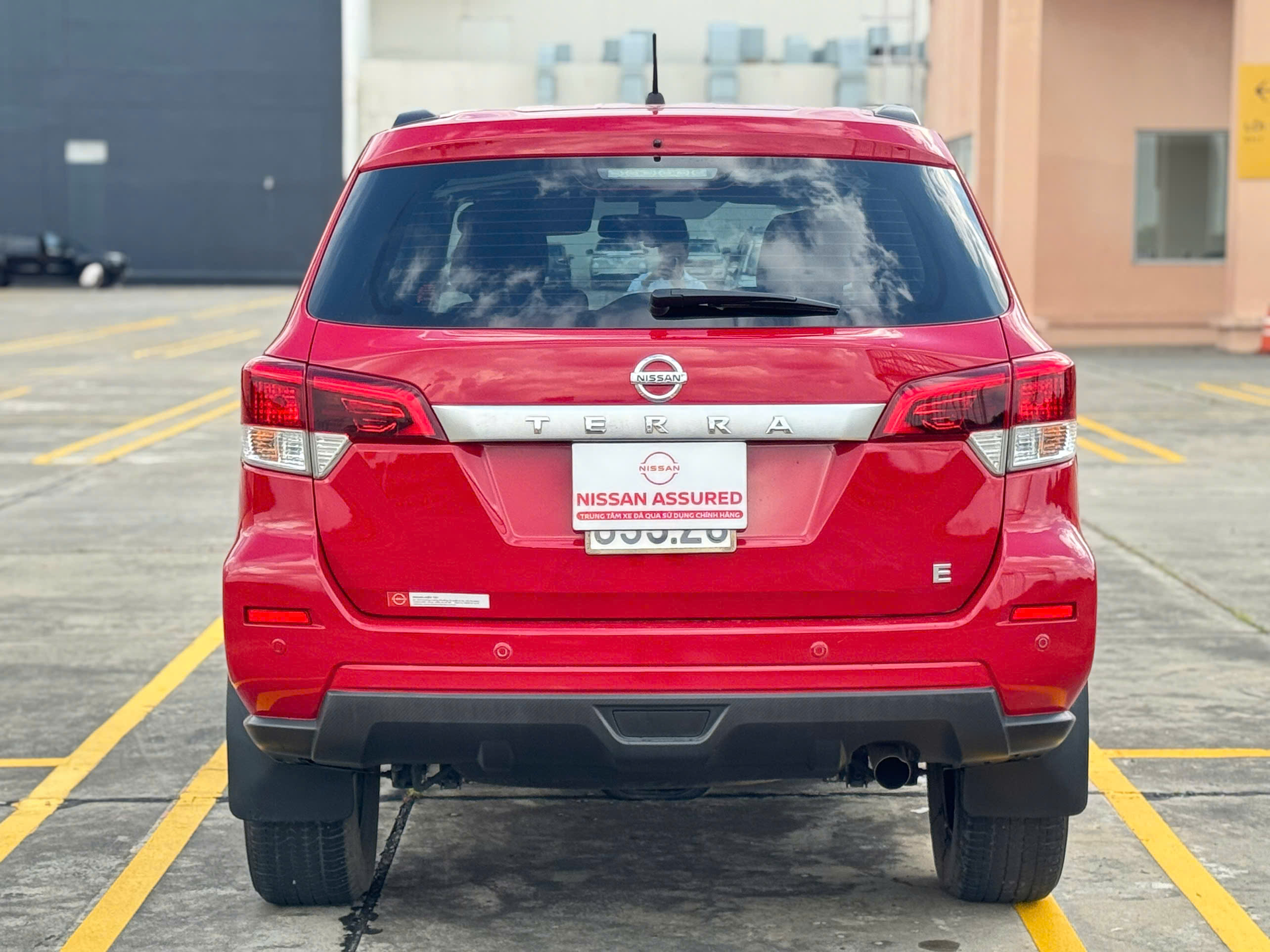 Hình ảnh xe NISSAN TERRA E 4x2 AT