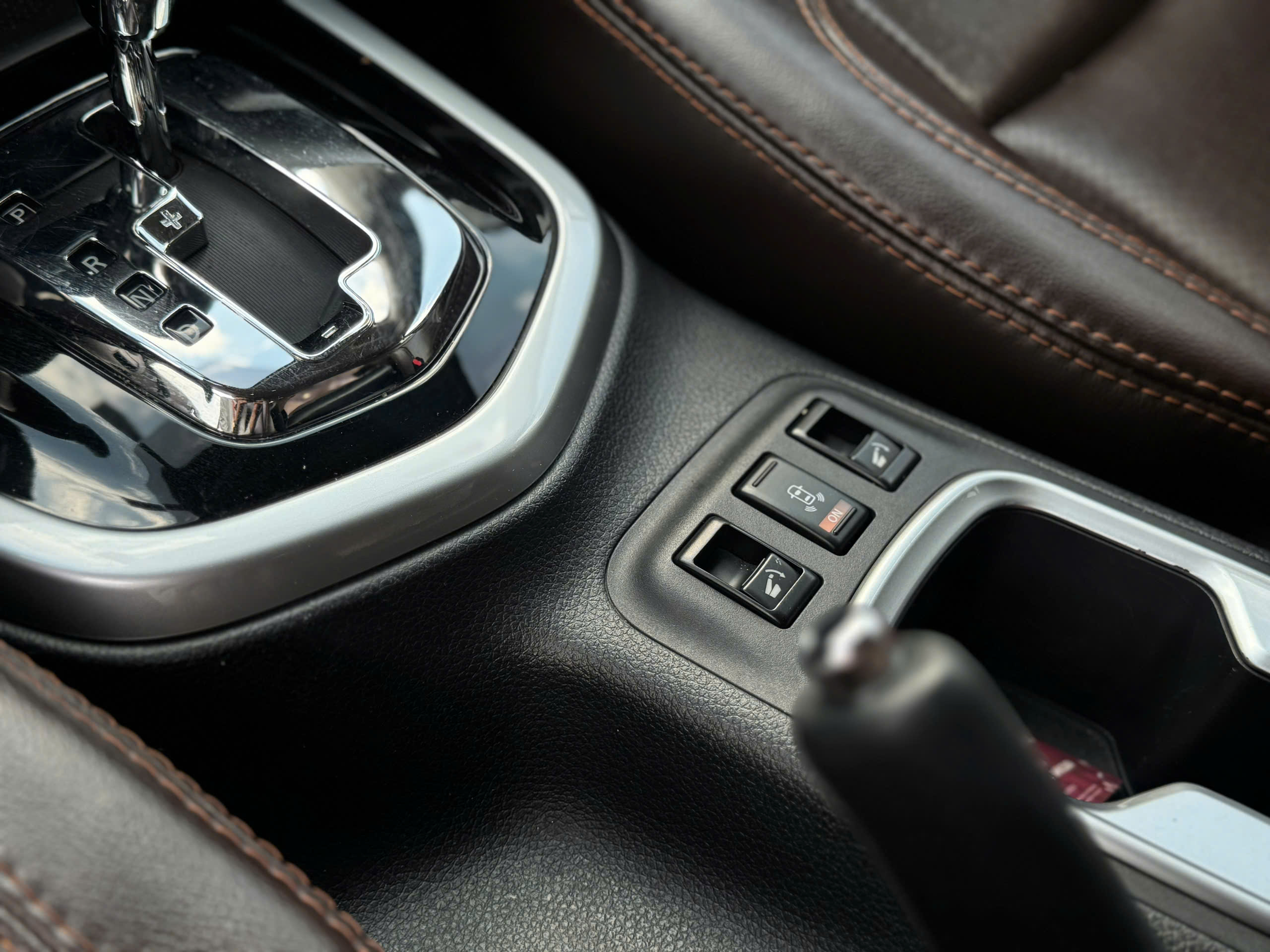 Hình ảnh xe NISSAN TERRA E 4x2 AT