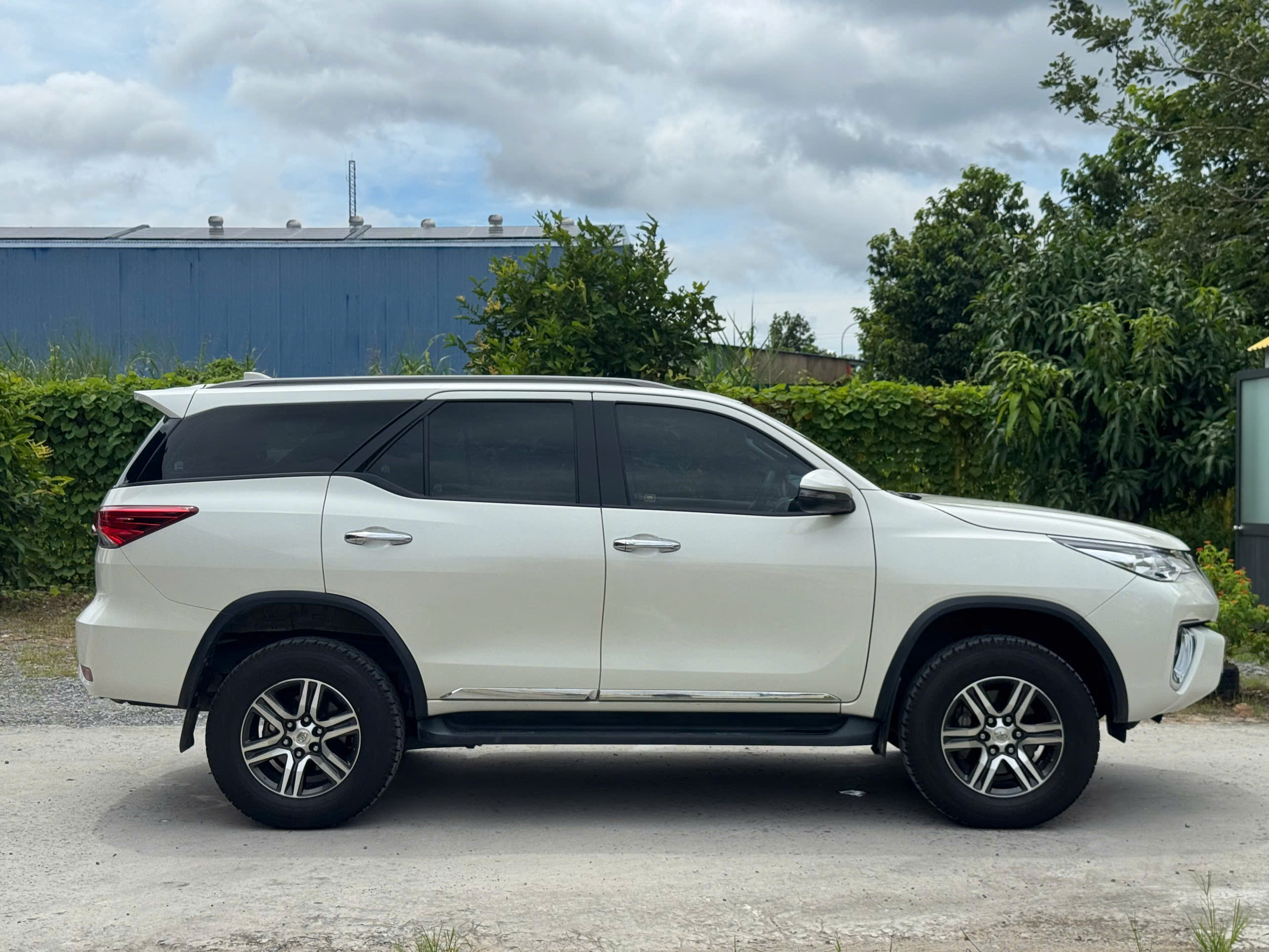 Hình ảnh xe TOYOTA FORTUNER 2.7 AT 4X2 XĂNG 2018 - 56.000KM