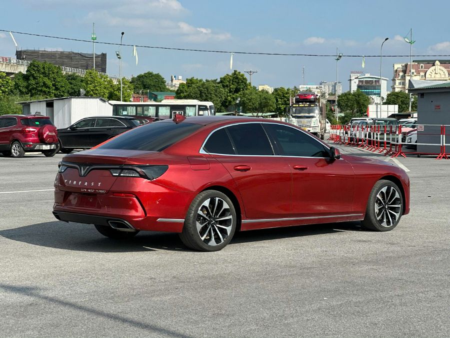 Hình ảnh xe Vinfast Lux a Premium 2020 odo 4.2v