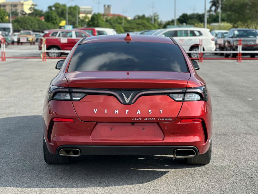 Hình ảnh xe Vinfast Lux a Premium 2020 odo 4.2v