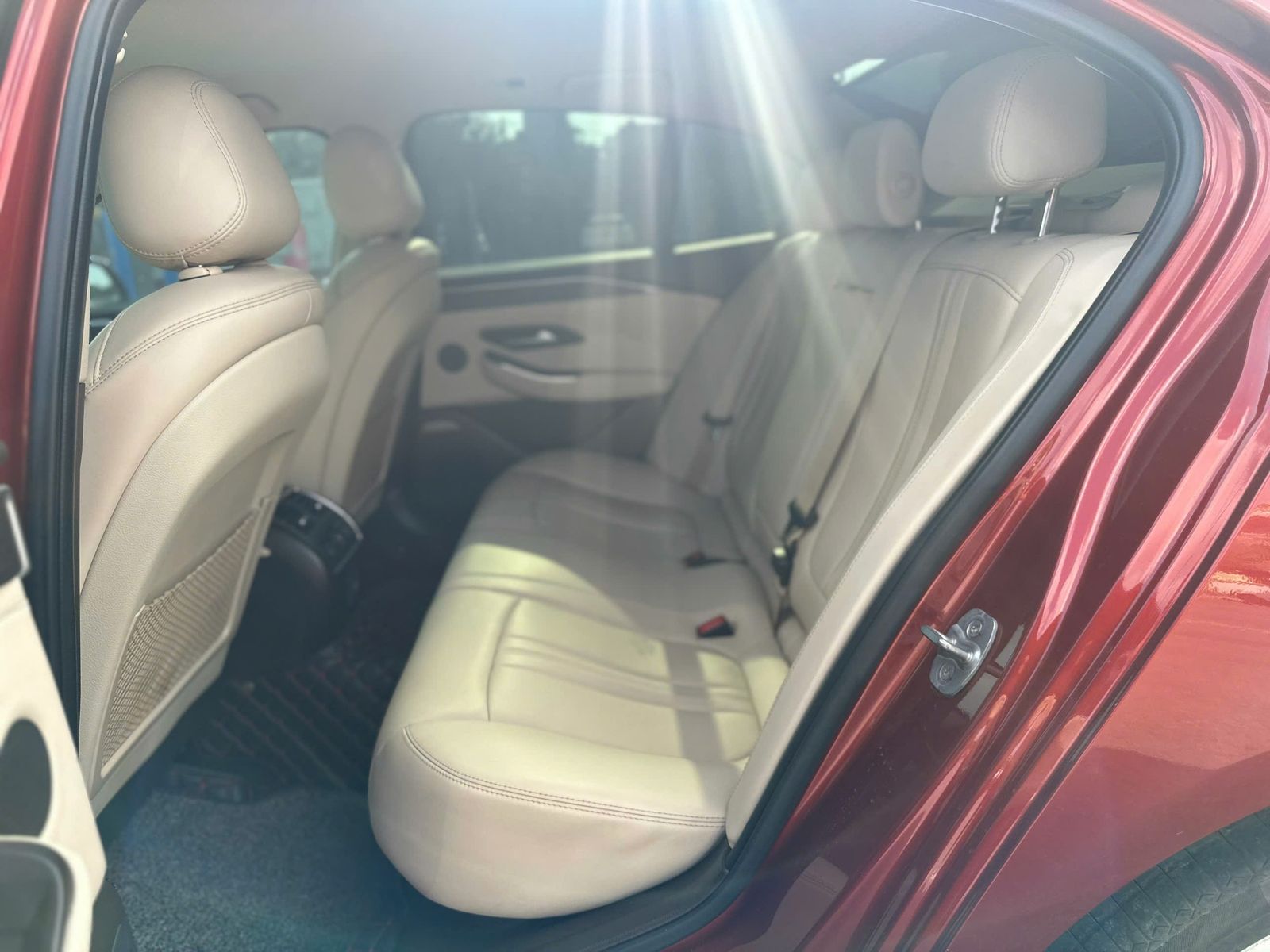 Hình ảnh xe Vinfast Lux a Premium 2020 odo 4.2v
