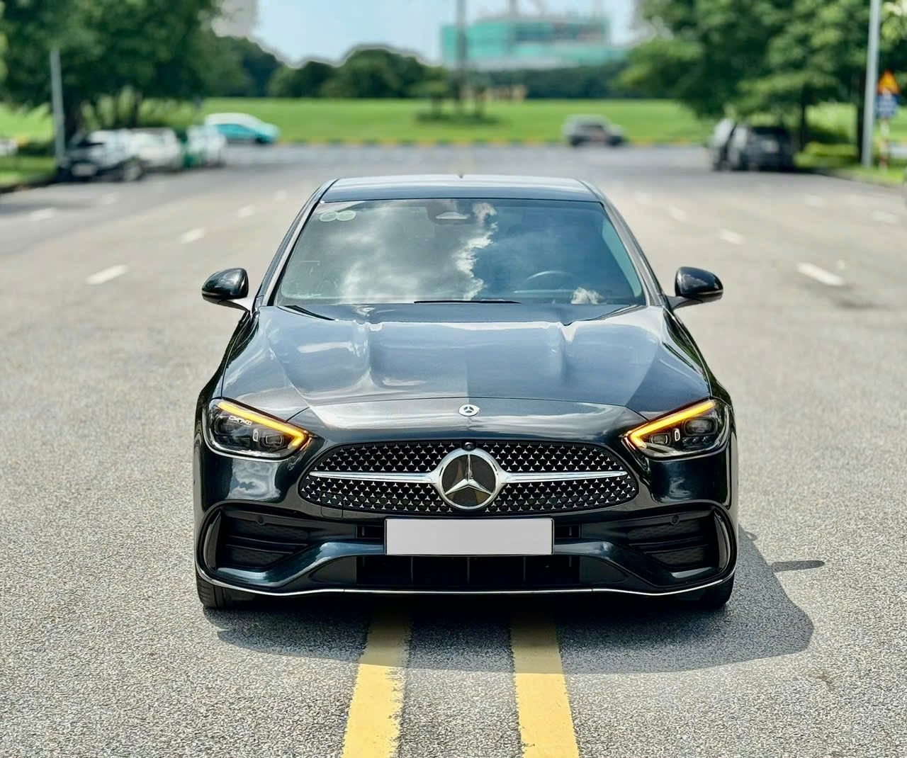 Hình ảnh xe C300 AMG xám/đen 2022 - V1