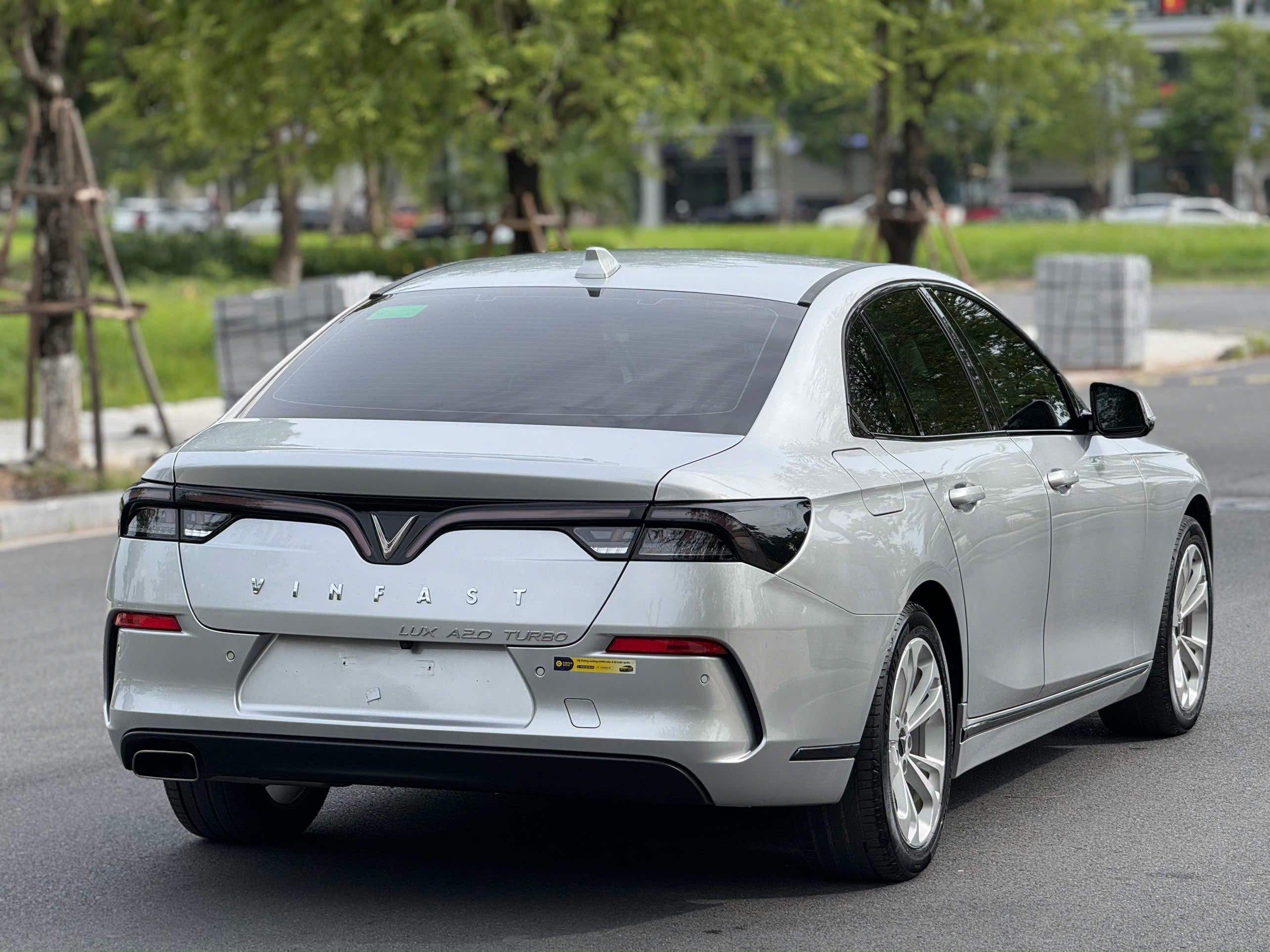 Hình ảnh xe Lux A Base 2021 đi 2,3 vạn cực mới