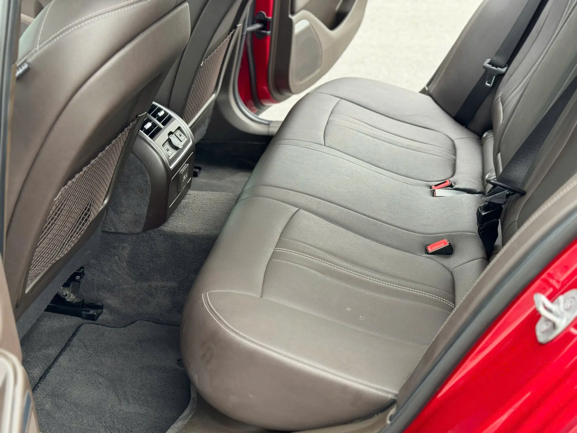 Hình ảnh xe Lux A Base 2021