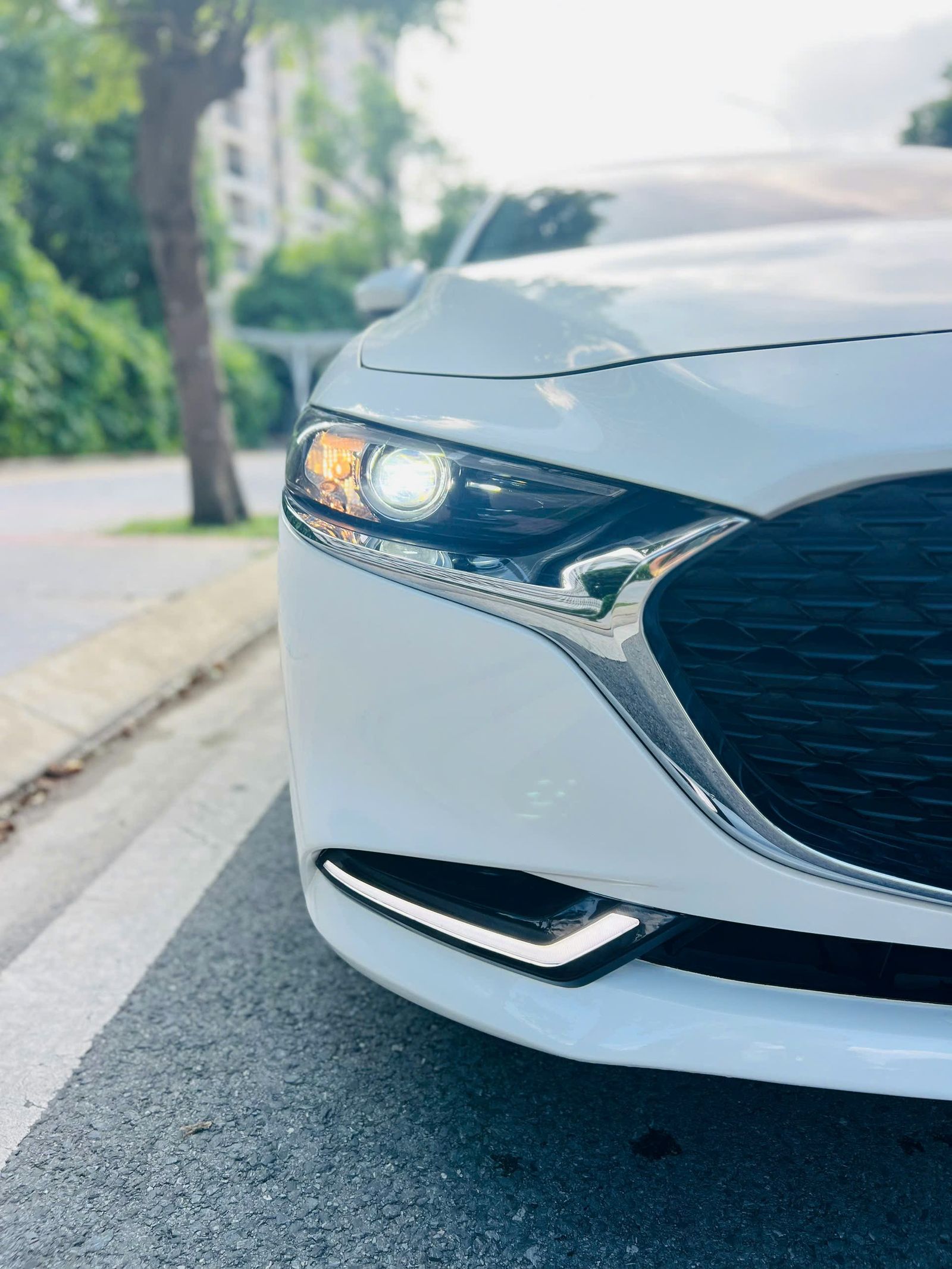 Hình ảnh xe 𝗠𝗮𝘇𝗱𝗮𝟯 𝗟𝘂𝘅𝘂𝗿𝘆 𝗦𝗮̉𝗻 𝘅𝘂𝗮̂́𝘁 𝟮𝟬𝟮𝟰 𝗕𝗮̉𝗼 𝗱𝘂̛𝗼̛̃𝗻𝗴 𝗳𝘂𝗹𝗹 𝗵𝗮̃𝗻𝗴