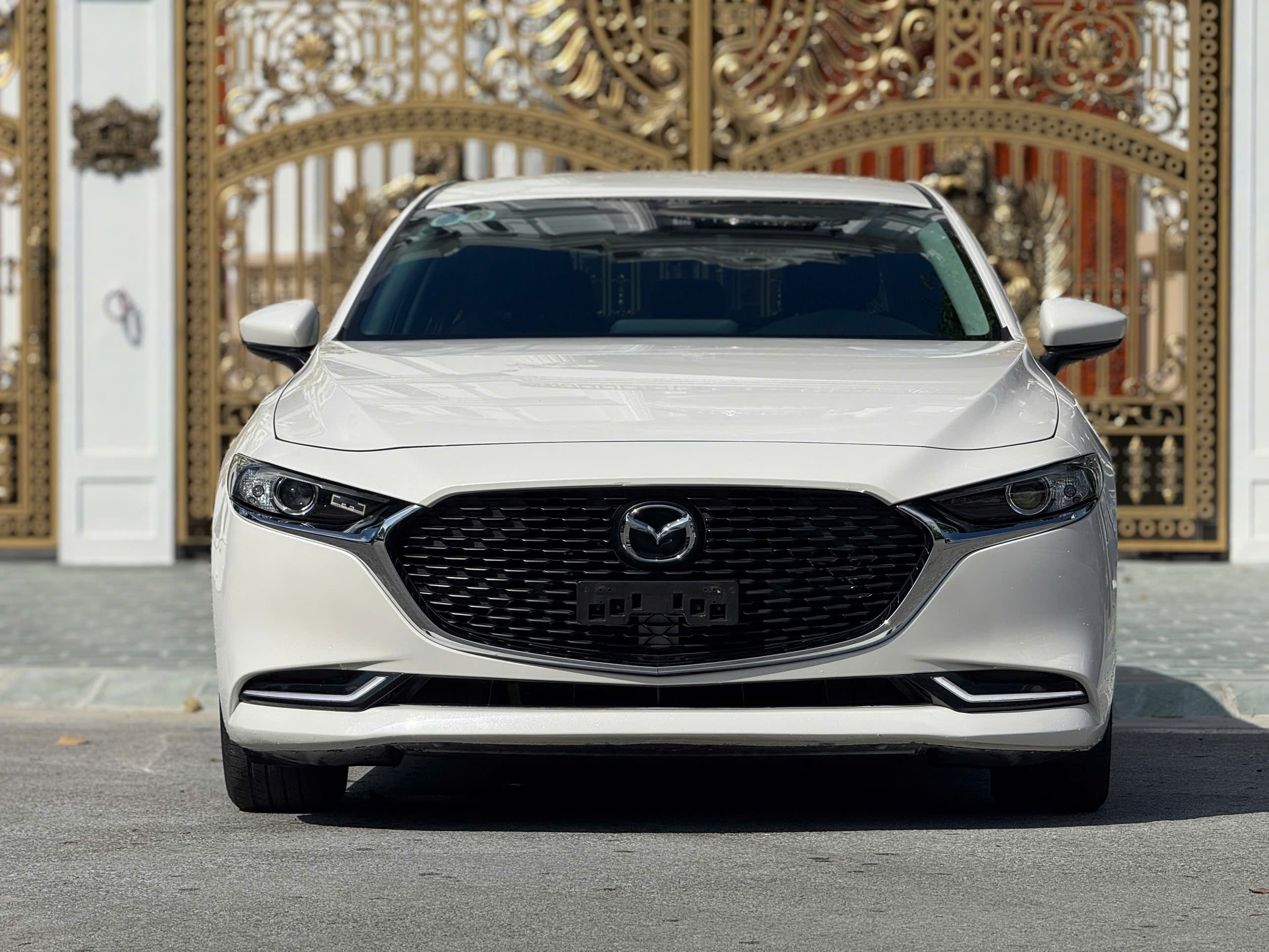 Hình ảnh xe Mazda 3 Luxury 1.5AT 2022 Trắng