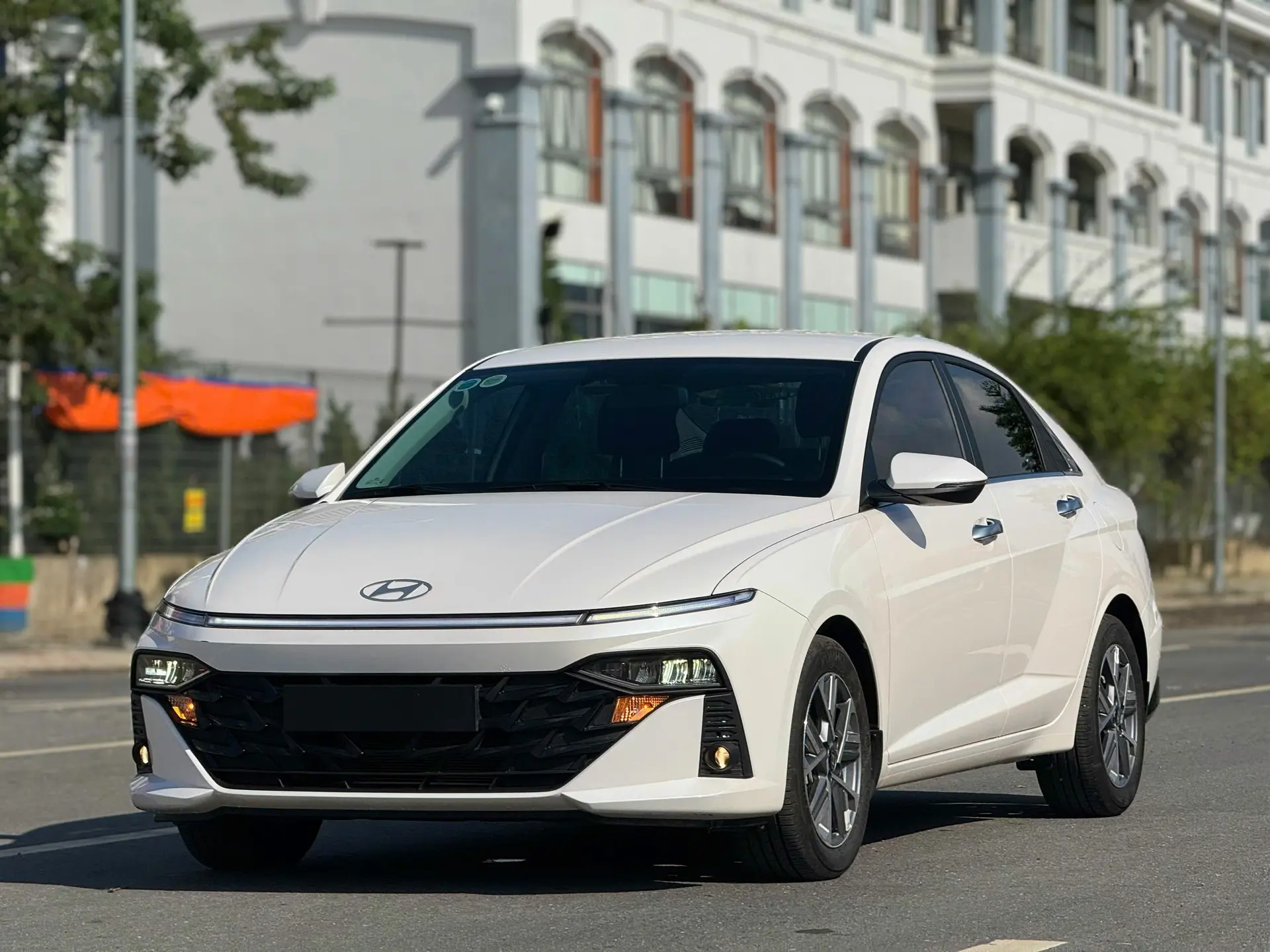 Hình ảnh xe Hyundai Accent 1.5AT Cao Cấp Form Mới 2024, Trắng