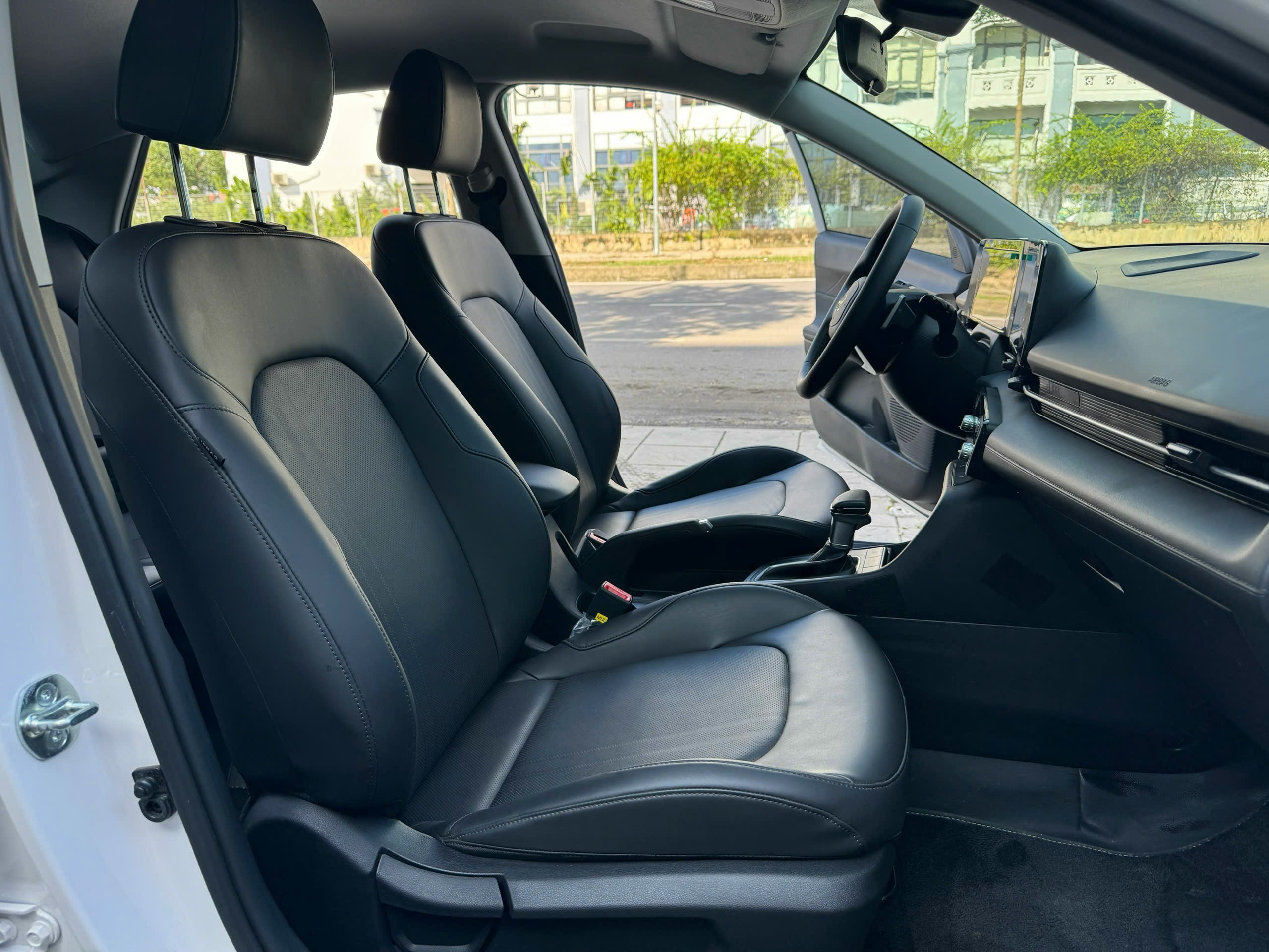 Hình ảnh xe Hyundai Accent 1.5AT Cao Cấp Form Mới 2024, Trắng