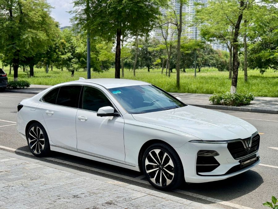 Hình ảnh xe Lux a Full 2019 đi 5,6 vạn