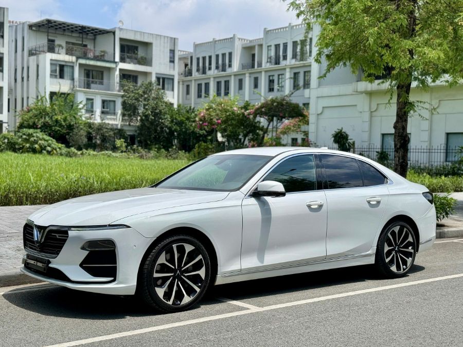 Hình ảnh xe Lux a Full 2019 đi 5,6 vạn