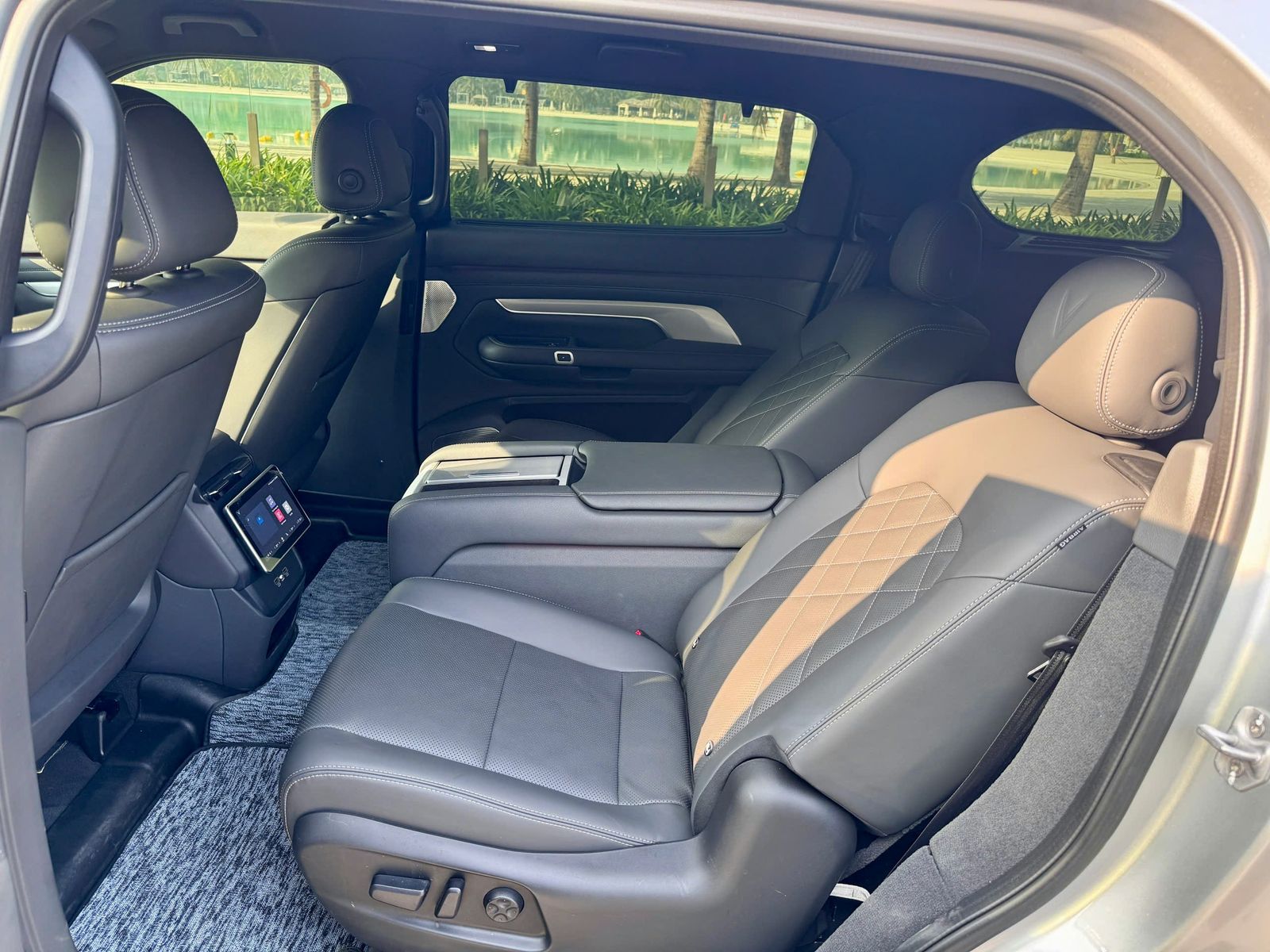 Hình ảnh xe VF9 bản plus sx 2023 Odo 33.000 km