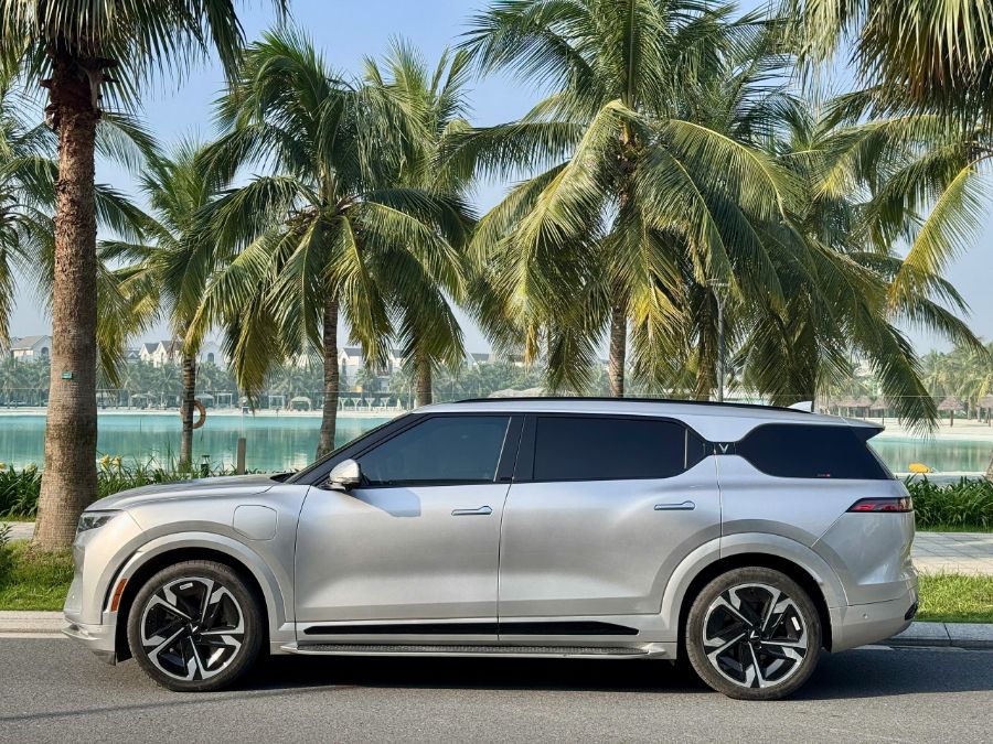 Hình ảnh xe VF9 bản plus sx 2023 Odo 33.000 km