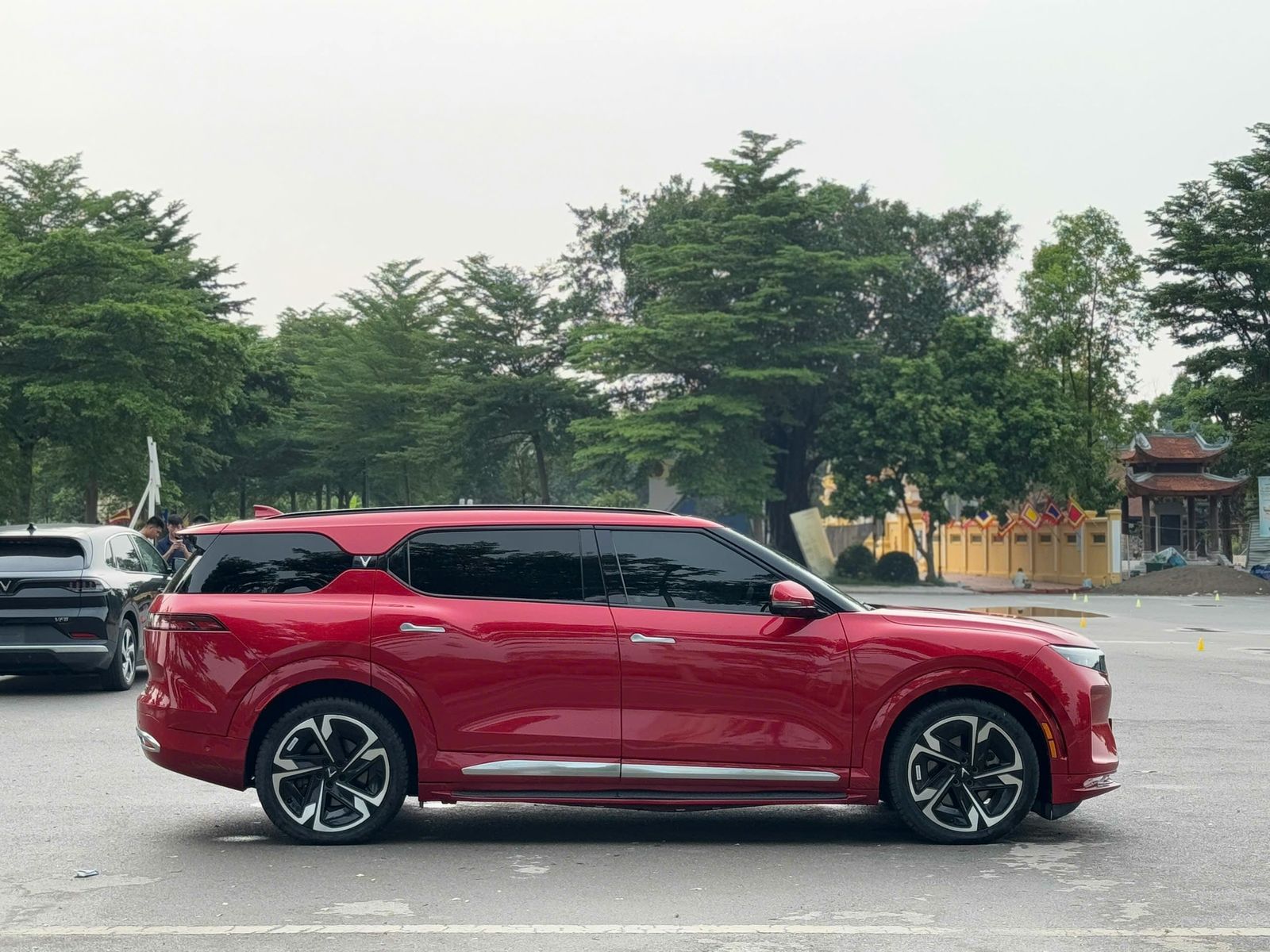 Hình ảnh xe Vf9 bản plus sx 2023 odo 20000km