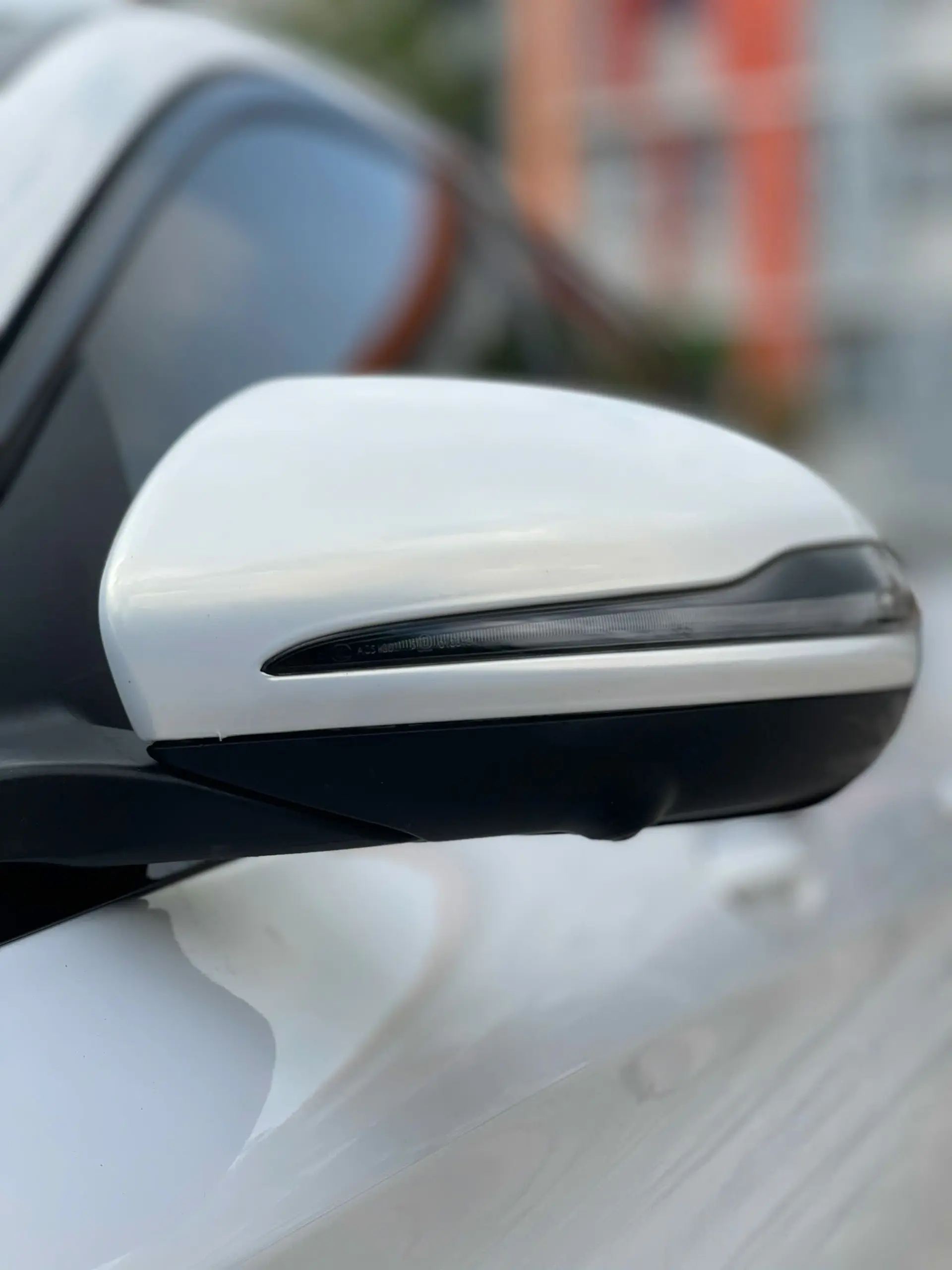 Hình ảnh xe Mercedes C300 AMG trắng/đỏ 2016- 7v miles