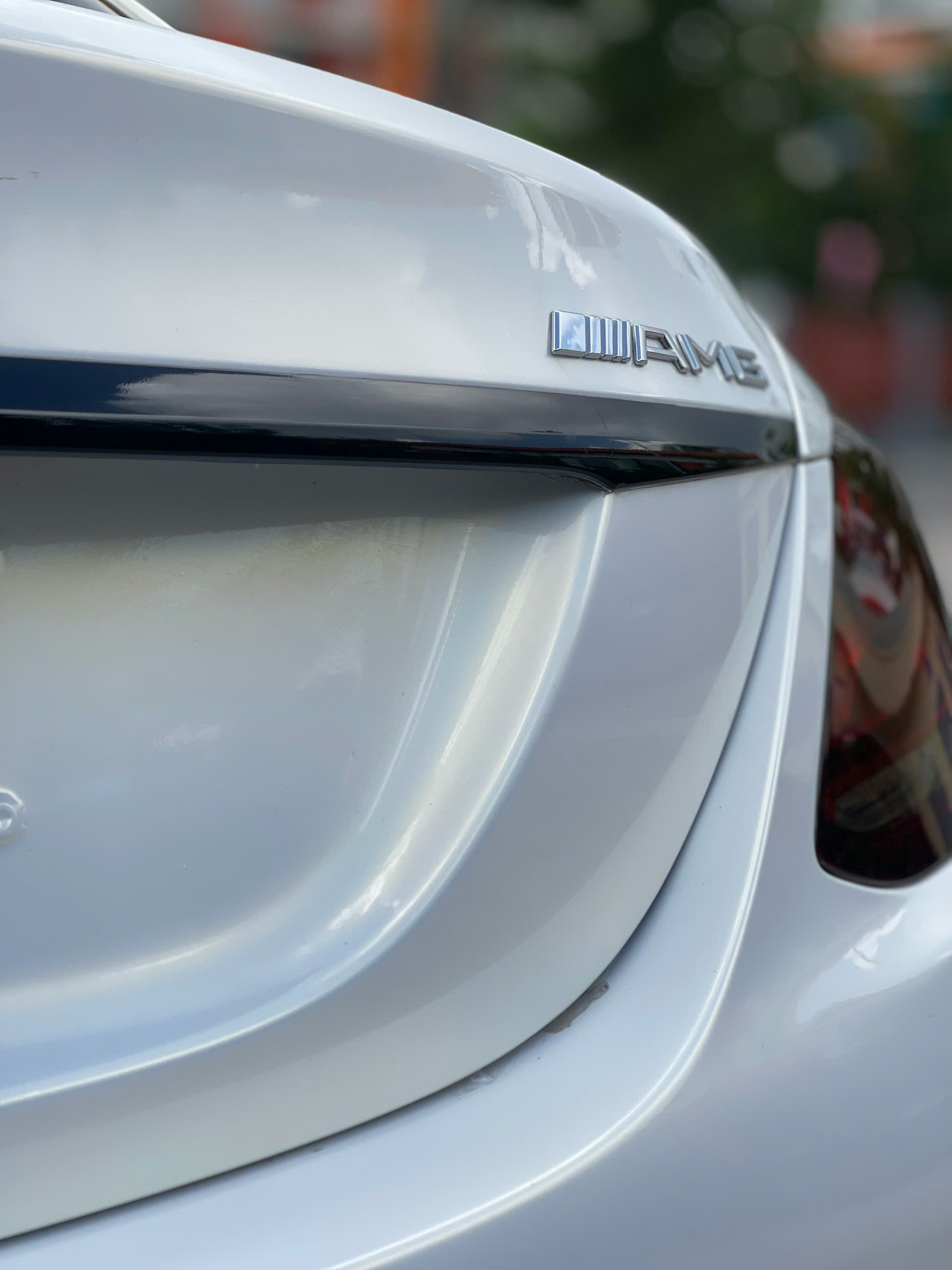 Hình ảnh xe Mercedes C300 AMG trắng/đỏ 2016- 7v miles