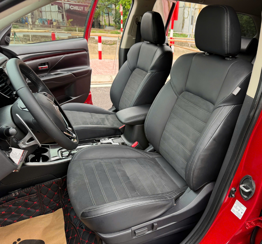 Hình ảnh xe Mitsubishi Outlander 2.0 CVT 2022 Đỏ