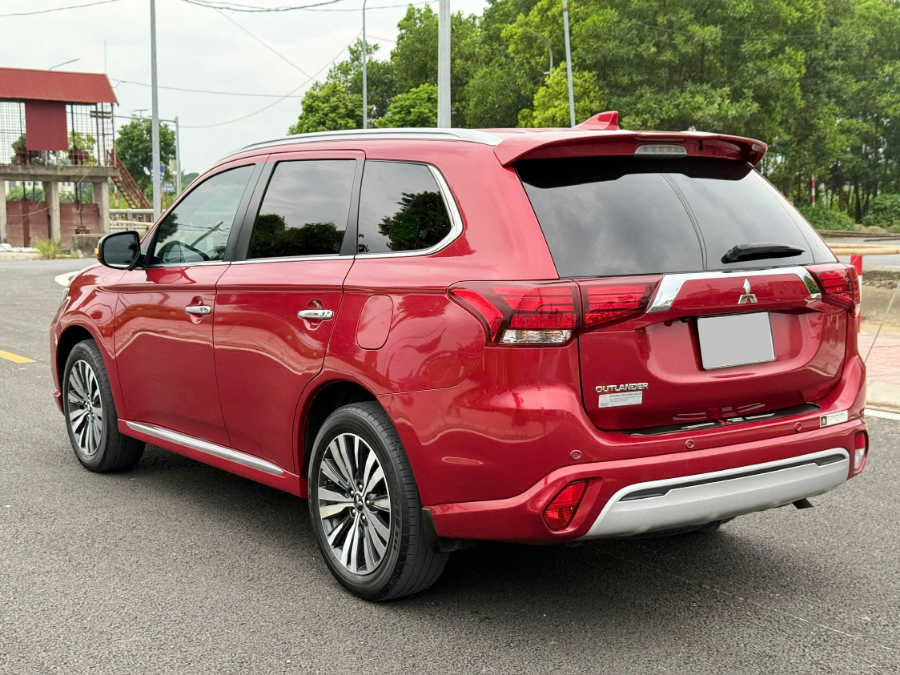 Hình ảnh xe MITSUBISHI OUTLANDER 2.0 2022