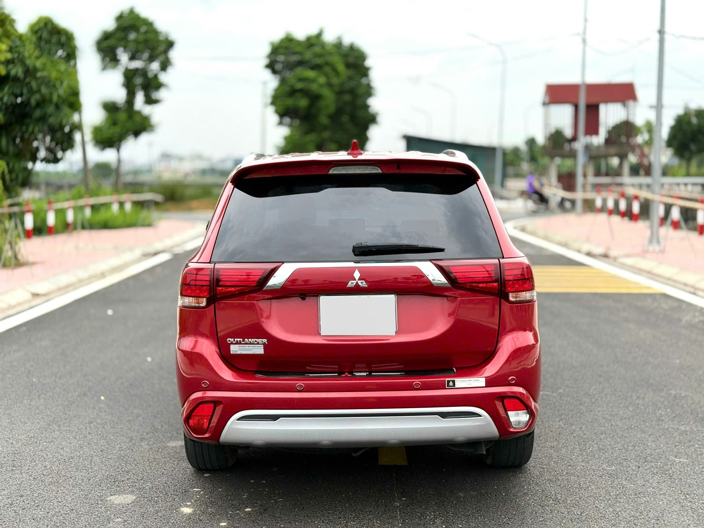 Hình ảnh xe MITSUBISHI OUTLANDER 2.0 2022
