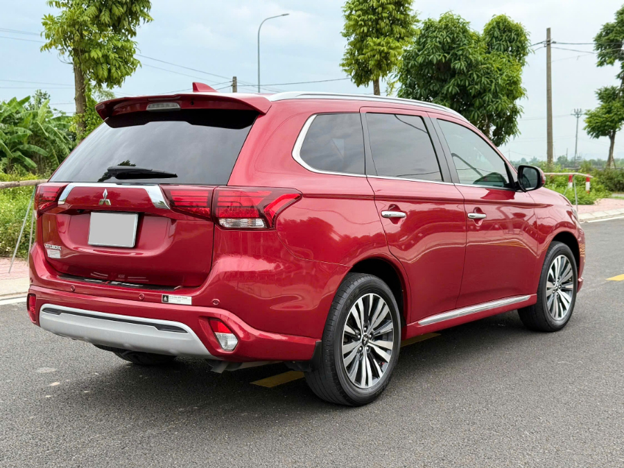 Hình ảnh xe MITSUBISHI OUTLANDER 2.0 2022