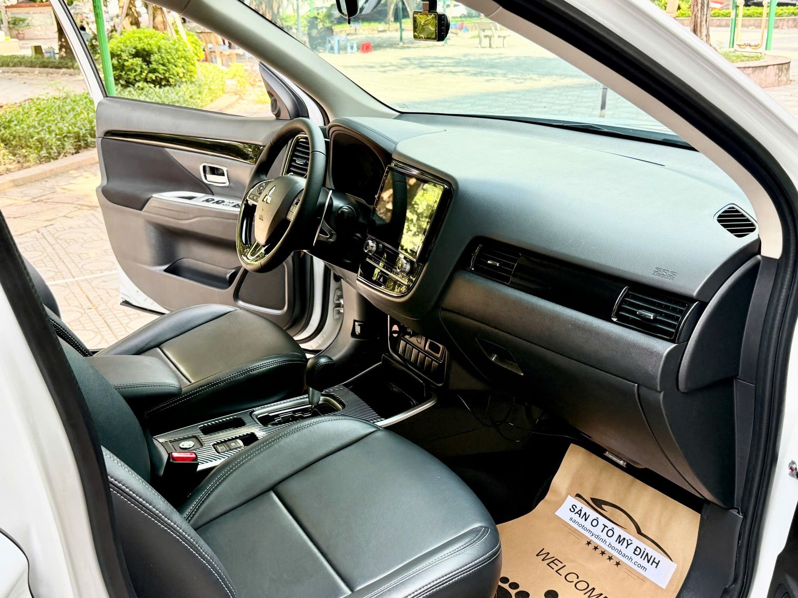 Hình ảnh xe Mitsubishi Outlander 2.0 CVT 2021