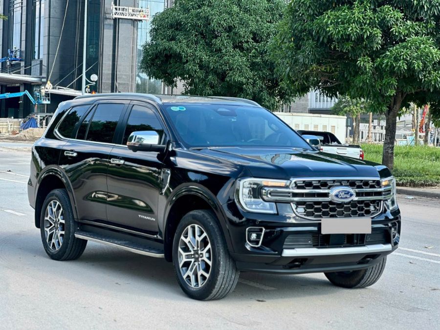 Hình ảnh xe Everest titanium 4x2 2024