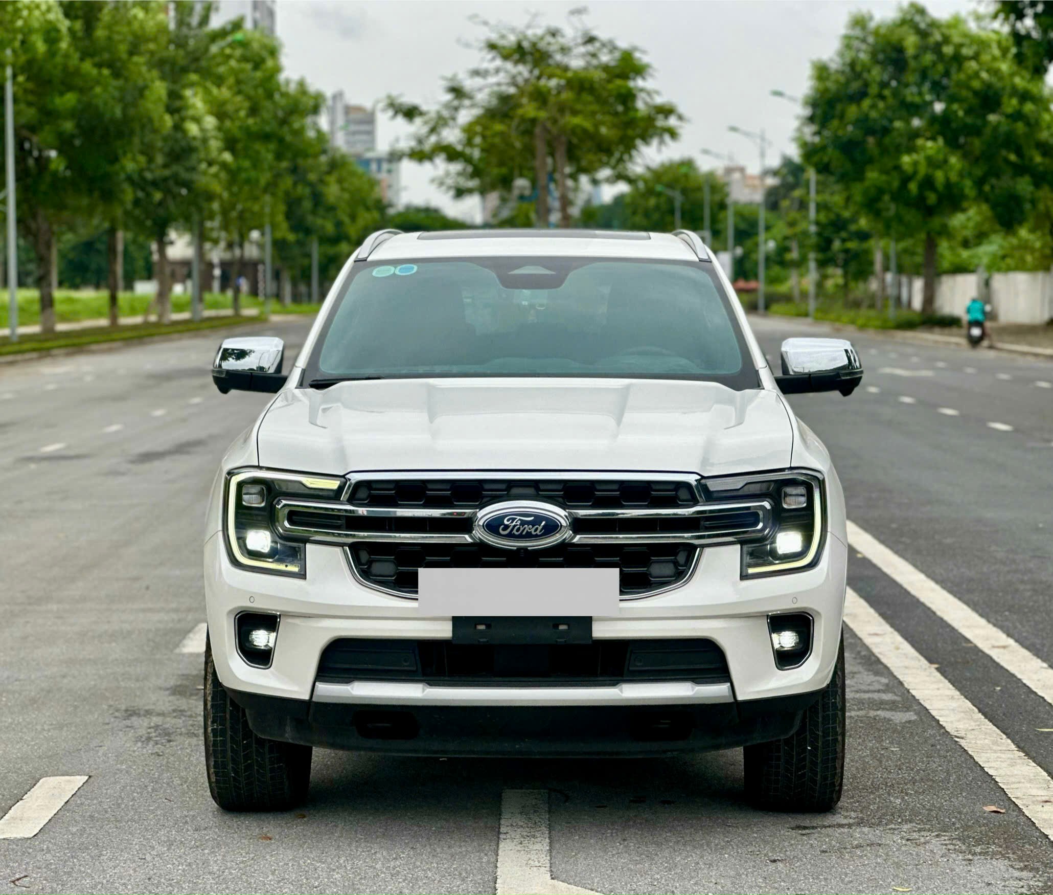 Hình ảnh xe Everest titanium 4x4 2024