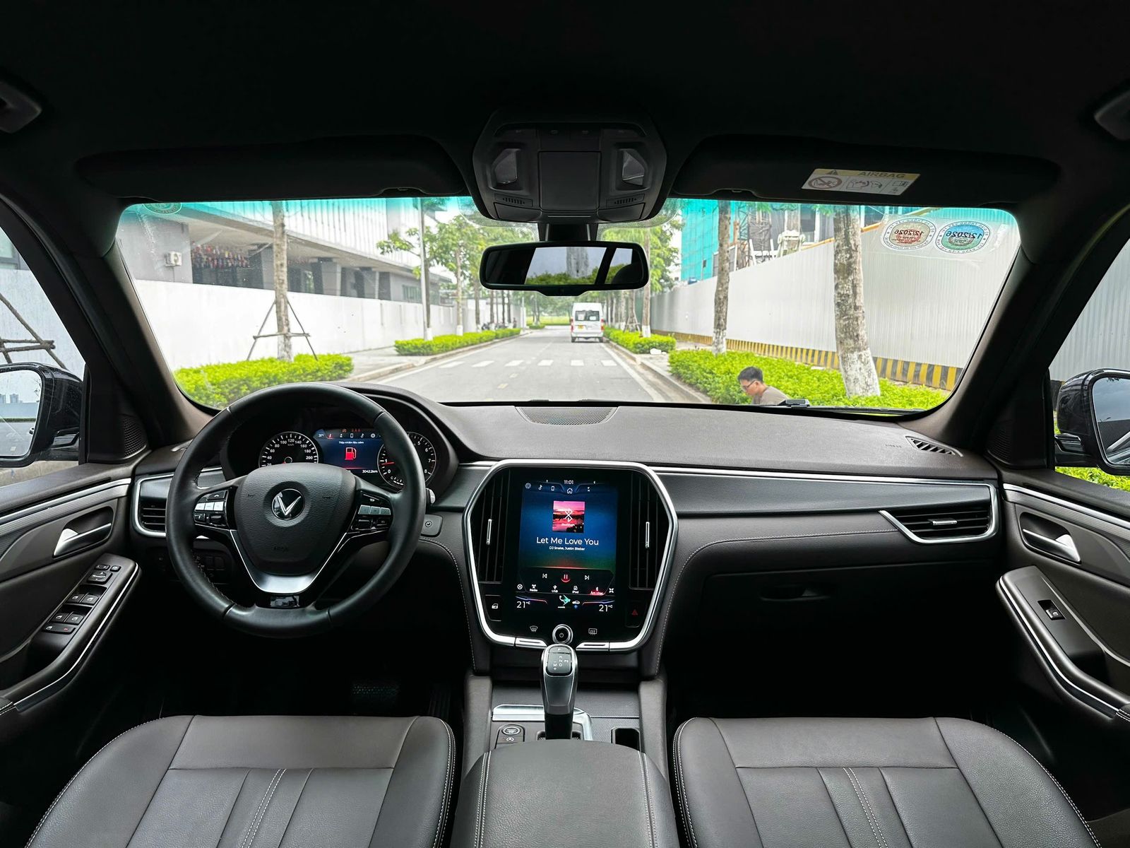 Hình ảnh xe Vinfast Lux SA Base sx 2022 odo 5v