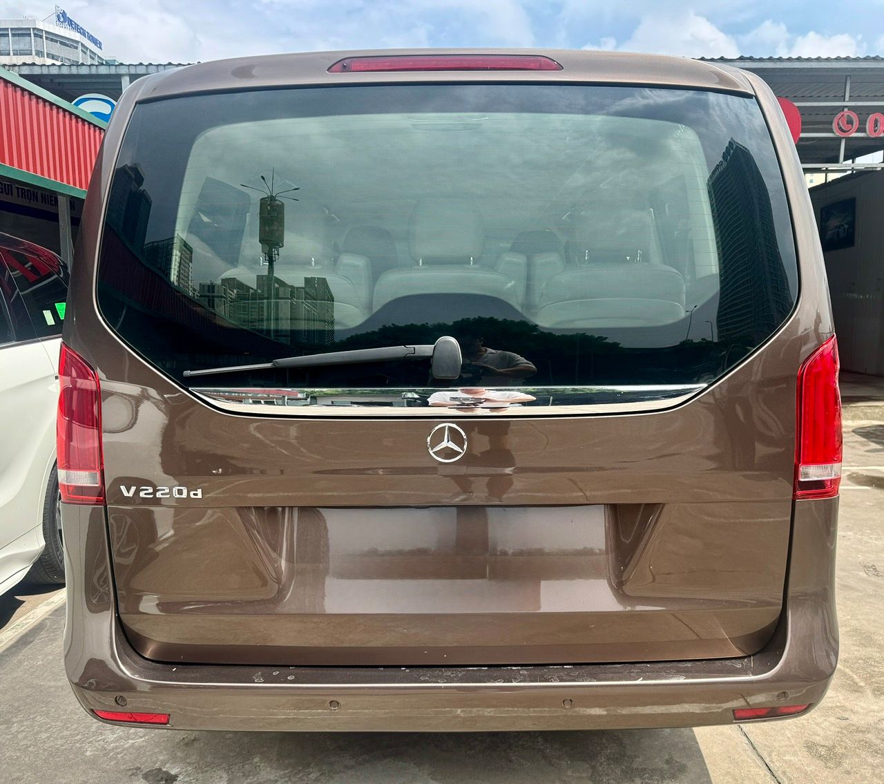 Hình ảnh xe Mercedes V220d sx 2015, máy dầu cực tiết kiệm