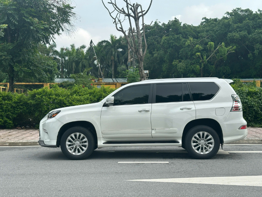 Hình ảnh xe GX 460 sản xuất 2011 bản fun,nâng hạ gầm