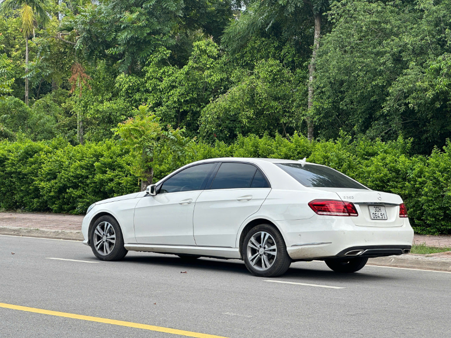 Hình ảnh xe Mercedes E250 sản xuất 2014 Màu trắng,nội thất đen