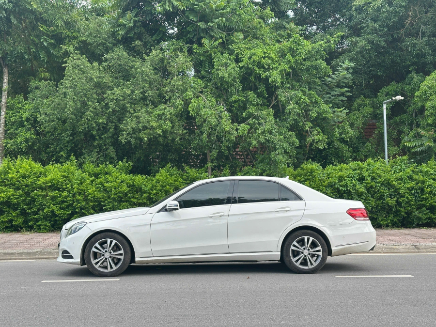 Hình ảnh xe Mercedes E250 sản xuất 2014 Màu trắng,nội thất đen