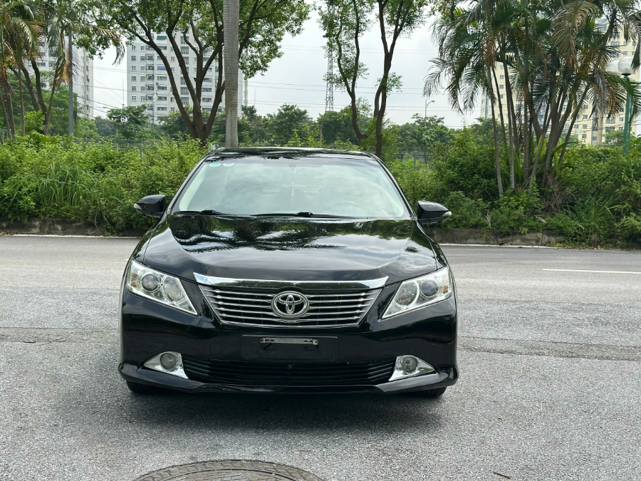 Hình ảnh xe Toyota Camrry 2.0E sản xuất 2013