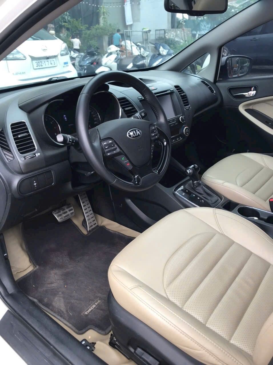 Hình ảnh xe Kia cerato 1.6 AT màu trắng sx 2018 đi 62.000 km