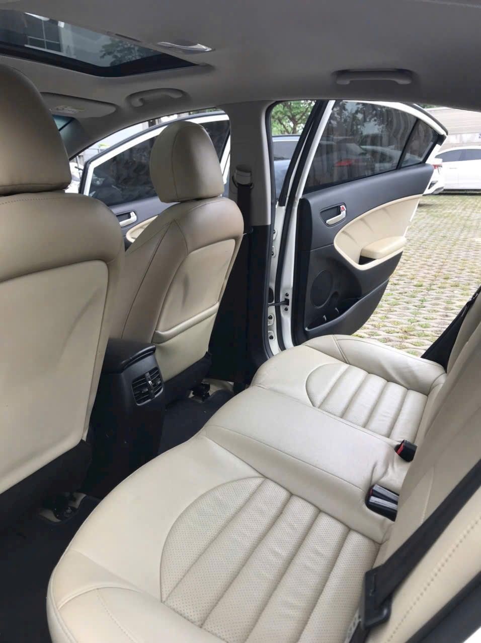 Hình ảnh xe Kia cerato 1.6 AT màu trắng sx 2018 đi 62.000 km
