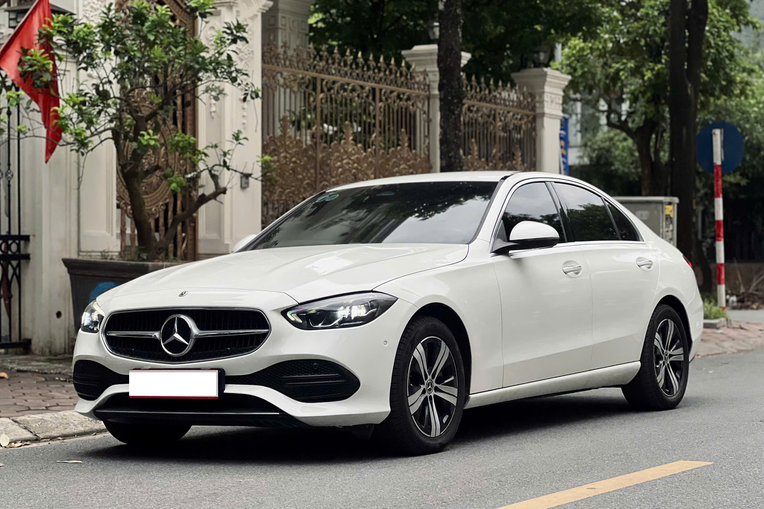 Hình ảnh xe MERCEDES-BENZ C-CLASS C200 AVANTGARDE PLUS  2021 - 55.000KM