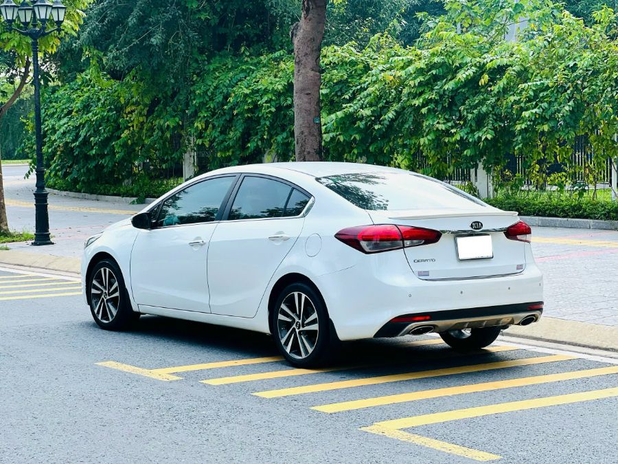 Hình ảnh xe 𝗞𝗶𝗮 𝗖𝗲𝗿𝗮𝘁𝗼 𝟭.𝟲𝗔𝗧 𝟮𝟬𝟭𝟴 𝗯𝗮̉𝗻 𝗙𝘂𝗹𝗹 𝗢𝗽𝘁𝗶𝗼𝗻