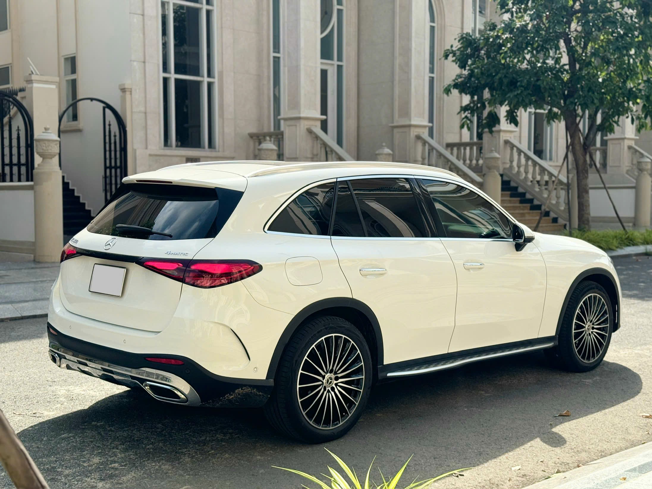 Hình ảnh xe Mercedes Benz GLC 300 2023 all new đklđ 2024