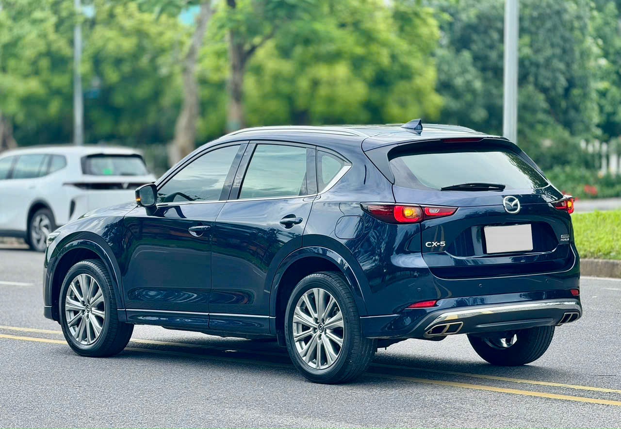 Hình ảnh xe Mazda CX5 2.0L premium exclisive 2024
